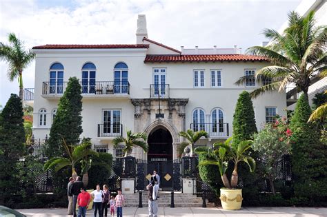 villa di gianni versace a miami|where did gianni versace live.